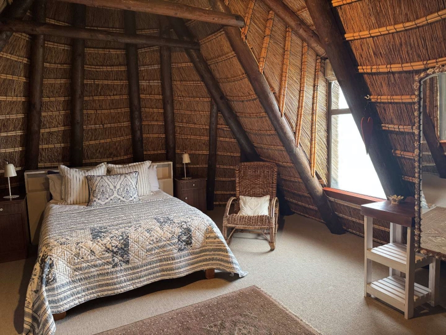 To Let 4 Bedroom Property for Rent in Stilbaai Western Cape